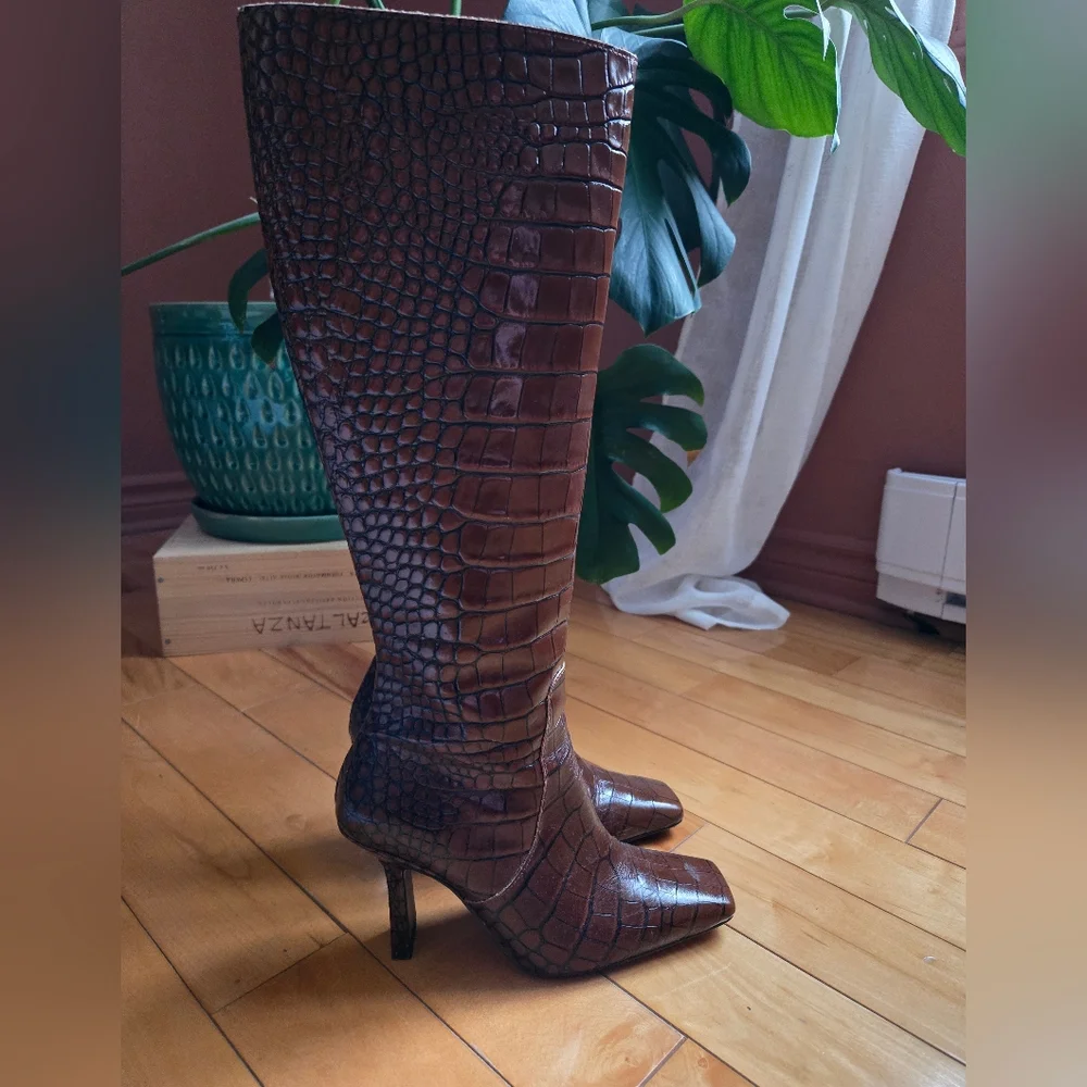 L'Intervalle Elegant Brown Crocodile-Embossed Leather Knee-High Boots - Picture 2 of 11